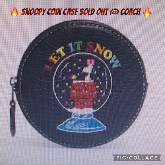 Coach X peanuts Round coin case with Snoopy Let it Snow motif New 🔥 - Picture 2 of 7